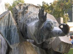 Budapest/Detail of fountain well on Marcius ter near Erzsebet Hid/Elisabeth Bridge