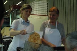 Padova/Luna Park/Frittelle (to be eaten plain with sugar, filled with Nutella (hazelnut cream) or naked (without sugar) as we ordered it (took a second try, though - the cooks weren't used to serving it without sweetening) Padova/Luna Park/Frittelle (to be eaten plain with sugar, filled with Nutella (hazelnut cream) or naked (without sugar) as we ordered it (took a second try, though - the cooks weren't used to serving it without sweetening)