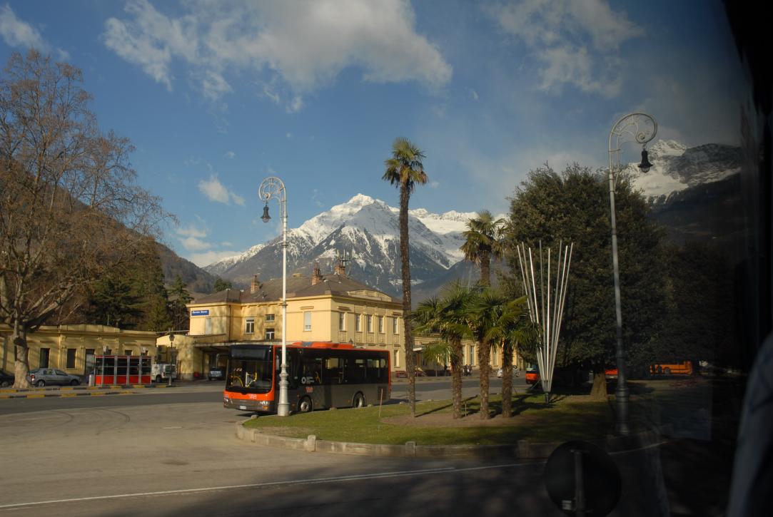 Bahnhof Meran mit Palmen