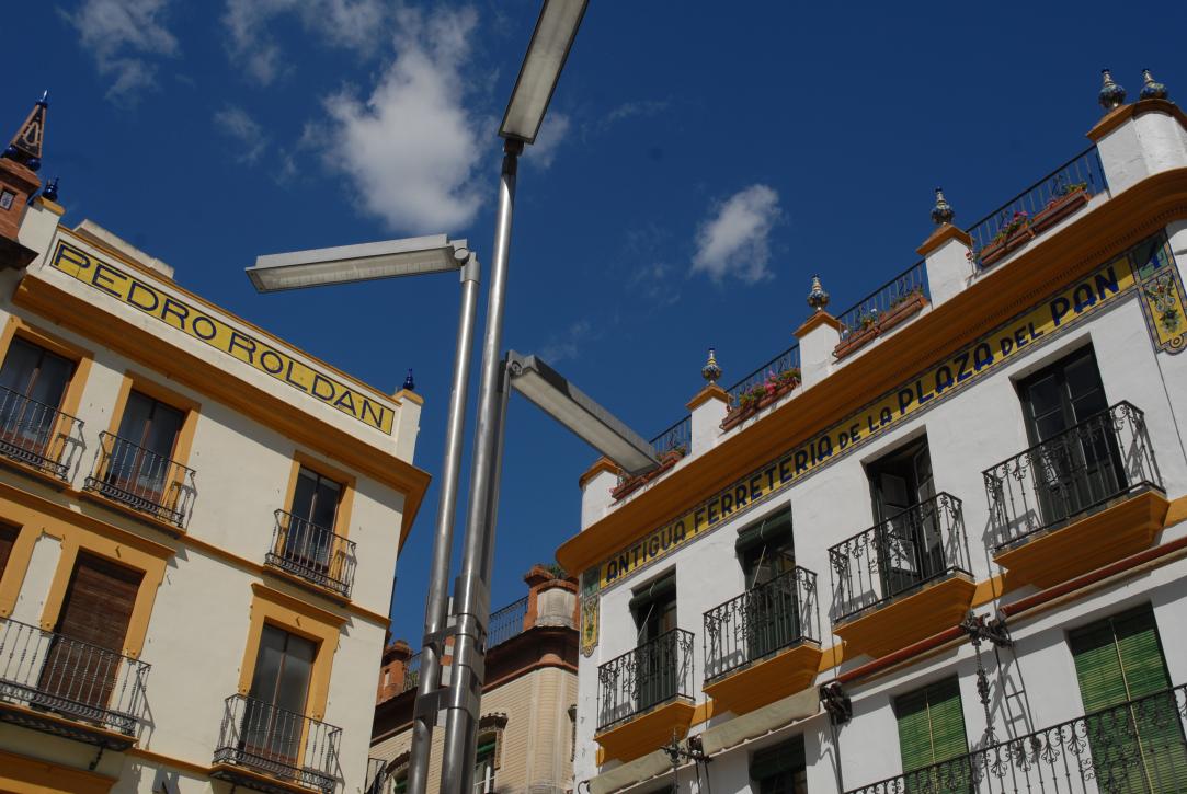 Plaza del Panidad para una ferreteria difunta/tag:azulejos/Geohack: /