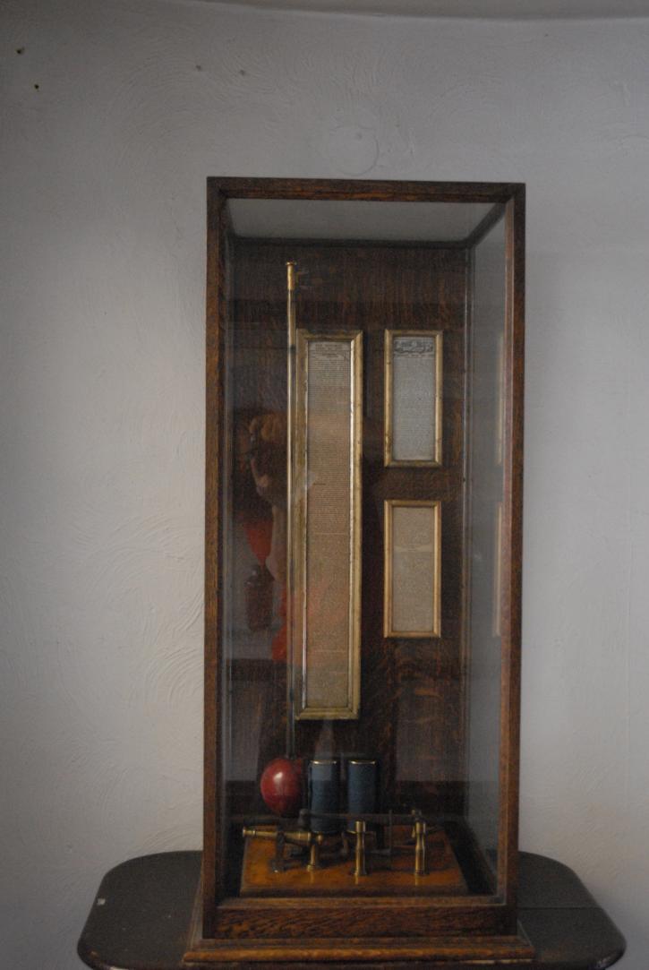 City Museum of Edinburgh/Model of the time ball on Nelson's Monument