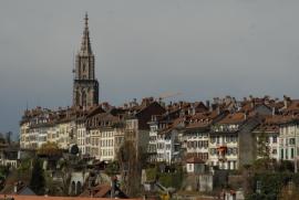 Blick auf das Münster/Munster vom BärInnengraben/Bern/Berne Schweiz/Switzerland)