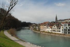 Münster und Aare vom Bärengehege/Bern/Berne Schweiz/Switzerland)