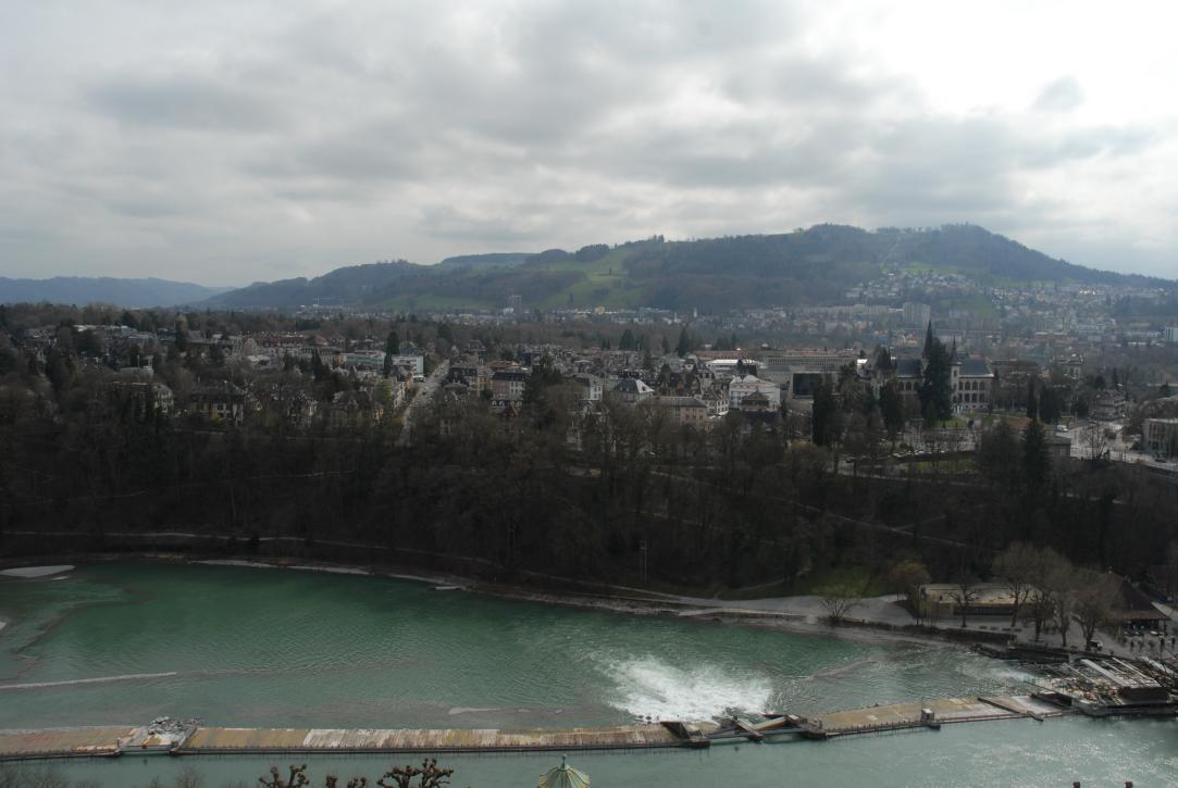 Vom Münster - Blick nach Südosten auf die Aare in/Bern/Berne Schweiz/Switzerland