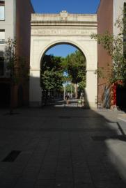 (Puerta de?)/La Maquinista Terrestre y Maritima/Carrer de la Maquinista