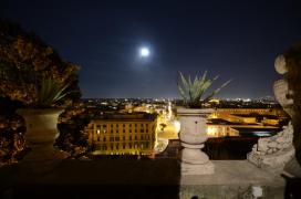 Musei Vaticani: view over Rome at night