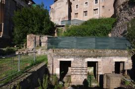 Forum Romanum - "carcer" (more likely a storeroom or brothel) Forum Romanum - "carcer" (more likely a storeroom or brothel)