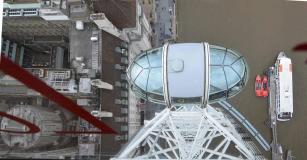 Thames namk/downward from London Eye