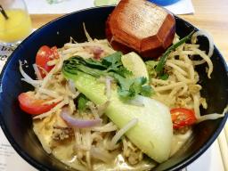 yasai itame/rice noodles in a spicy green coconut and lemongrass soup topped with tofu + vegetables, stir-fried beansprouts, red and spring onions, bok choi, peppers, mushrooms and chillies. garnished with coriander and lime//20 Sumner Street, London SE1 9JZ England