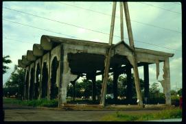 Nicaragua 1992/Managua/iglesia destruida/public