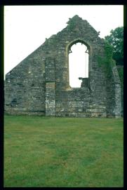 Frankreich/France 1994/Eglise ruinée de Rumengol/public