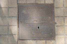 Aigua potable by Aigües de Barcelona./(it is. we drank it all the time.)/public Aigua potable by Aigües de Barcelona./(it is. we drank it all the time.)/public