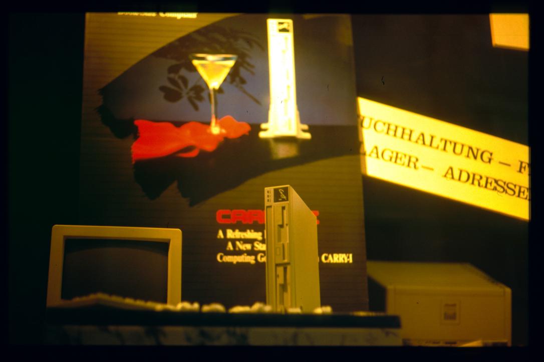 Vorletzte Schulwoche 1991 Sa/Auflug nach Innsbruck/Flytech Carry PC (foreground)/Flytech Carry I (ad in background)