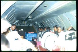 Nicaragua 1992/en el avion (estilo militar)