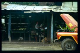 Nicaragua 1992/tortilleria al lado de la carretera/roadside tortilla vending business/Tortilleria am Strassenrand
