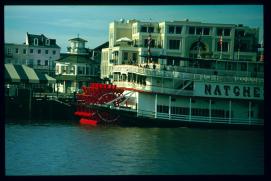 USA Weihnachten 1993/1994/New Orleans, LA/Riverwalk Shopping Mall/steamer