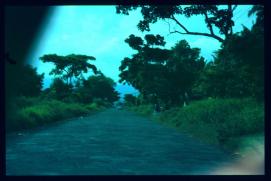 El Salvador 1995/carretera con pozos