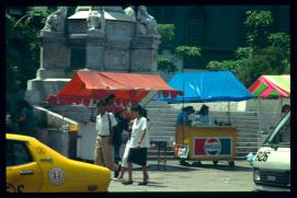 El Salvador 1995/ventas frente al teatro nacional 2