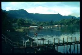 El Salvador 1995/Lago de Coatepeque/lavanderas