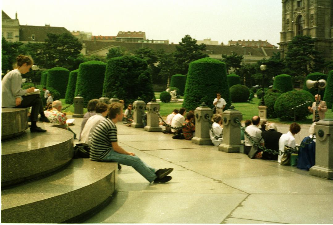 Ring-Vorlesung 4. 6. 1996 vor dem Maria-Theresien-Denkmal